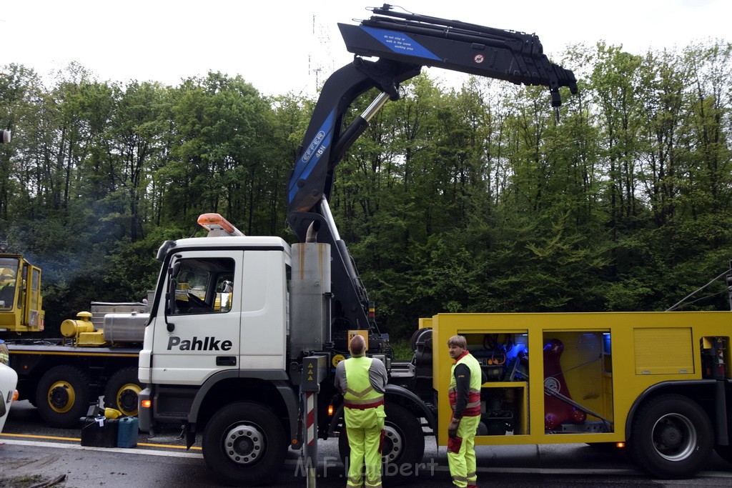 VU Gefahrgut LKW umgestuerzt A 4 Rich Koeln Hoehe AS Gummersbach P373.JPG - Miklos Laubert